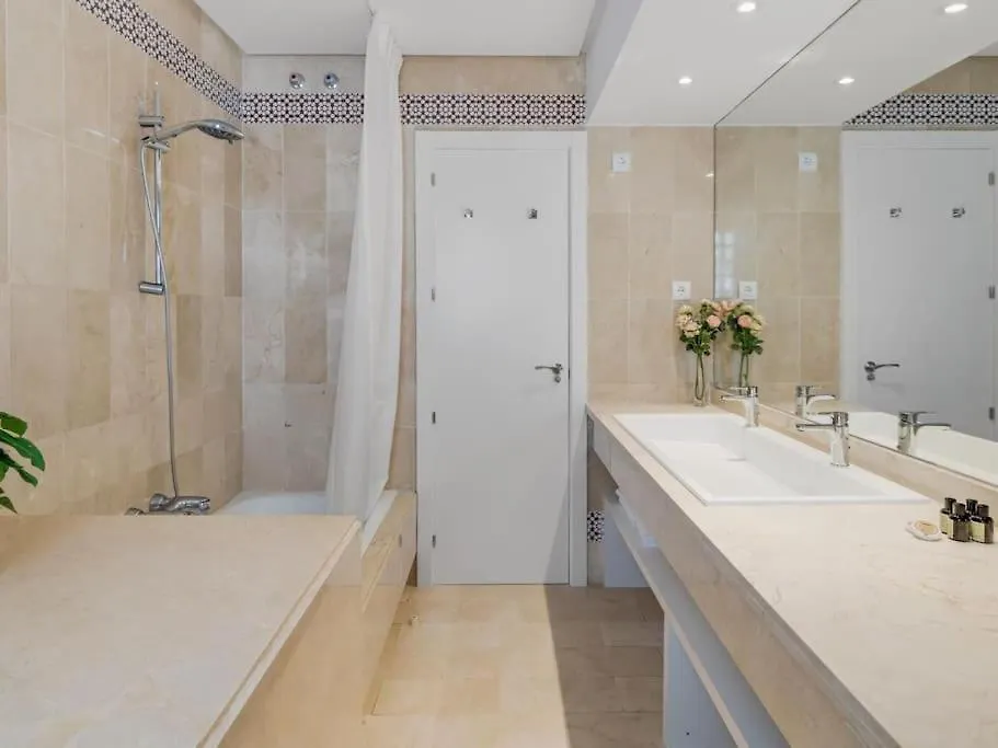 Stylish Sea View Apartment In Playas Del Duque Marbellac