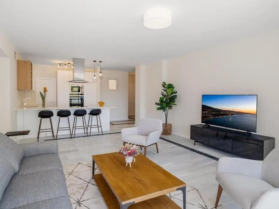 Stylish Sea View Apartment In Playas Del Duque Marbella