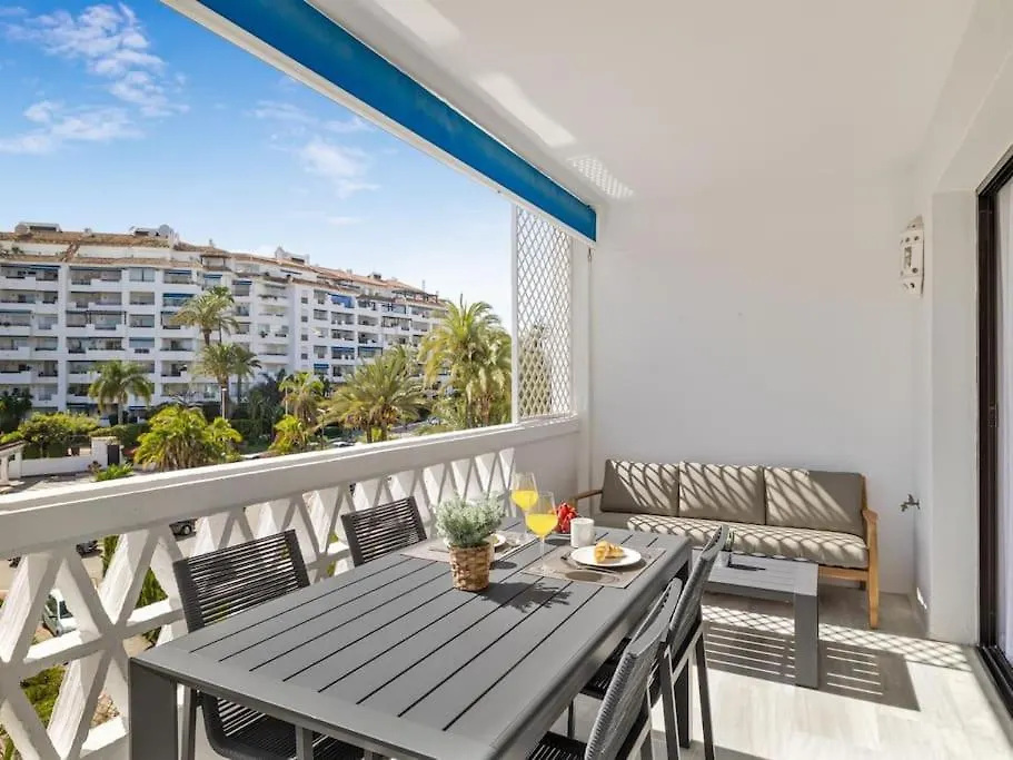Stylish Sea View Apartment In Playas Del Duque Marbella Spain