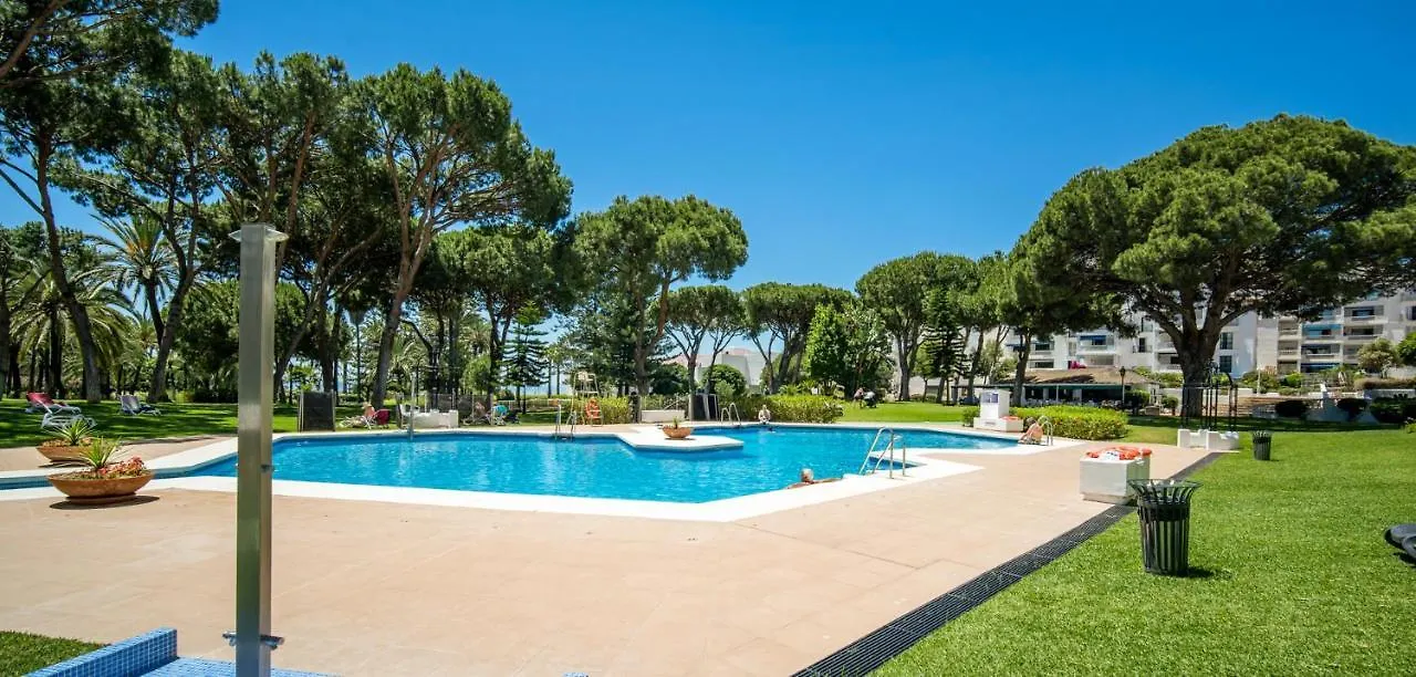 Stylish Sea View Apartment In Playas Del Duque Marbella