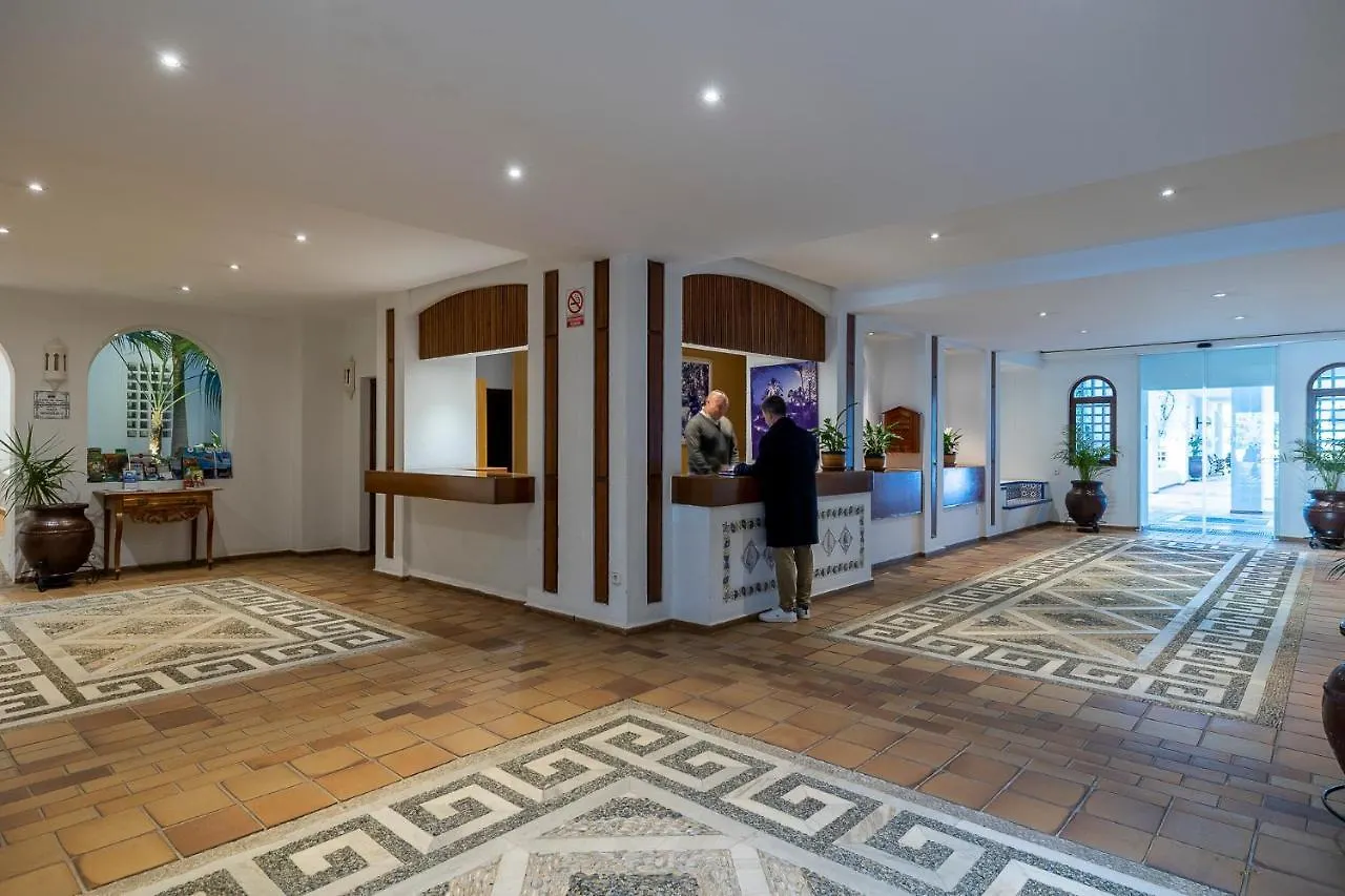 Stylish Sea View Apartment In Playas Del Duque Marbella