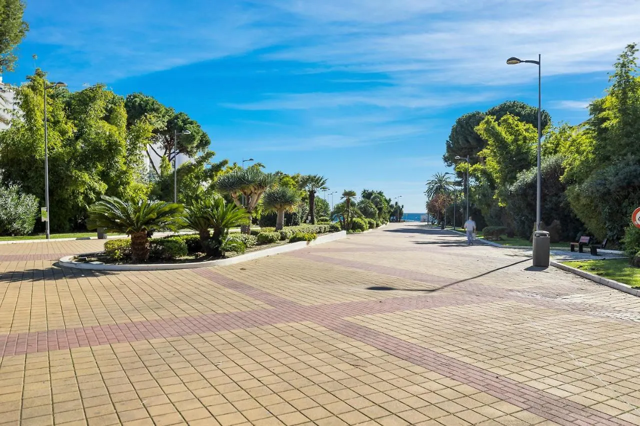 Stylish Sea View Apartment In Playas Del Duque Marbella